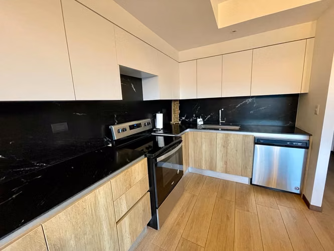 Lindo Apartamento amueblado en venta Edificio Naridia, zona 14. - Imagen 17