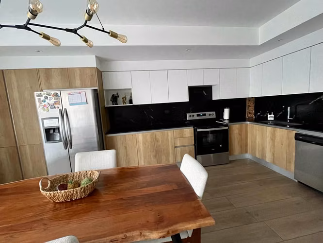 Lindo Apartamento amueblado en venta Edificio Naridia, zona 14. - Imagen 8