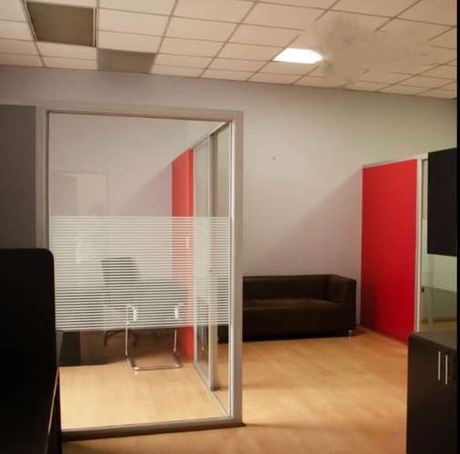 Oficina en alquiler en zona 10 - Imagen 3