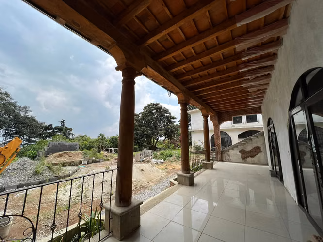 Hotel boutique en renta y venta, con área de restaurante y salón de eventos.