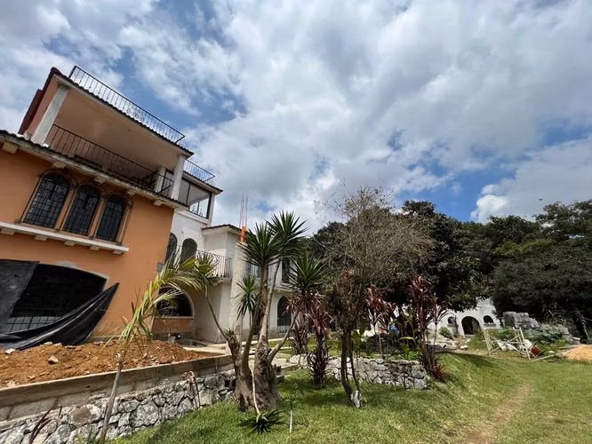 Hotel boutique en renta y venta, con área de restaurante y salón de eventos.