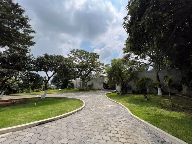 Hotel boutique en renta y venta, con área de restaurante y salón de eventos.