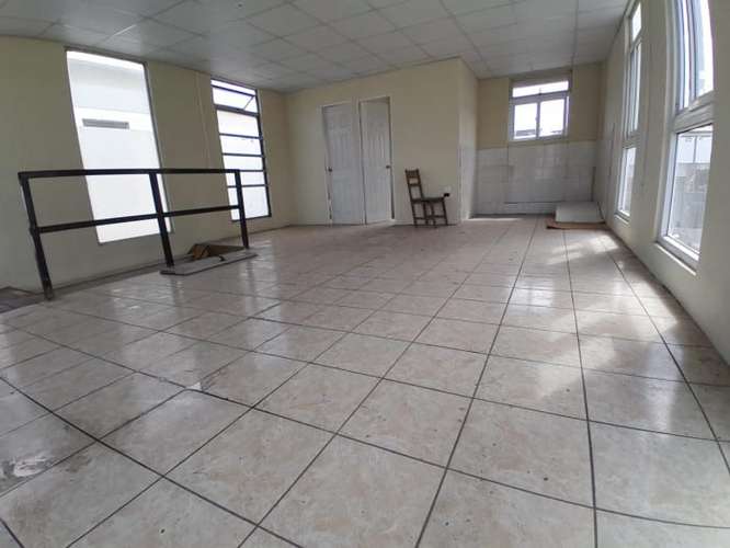 Rento bonito local en Plaza Los Cedros - Imagen 2
