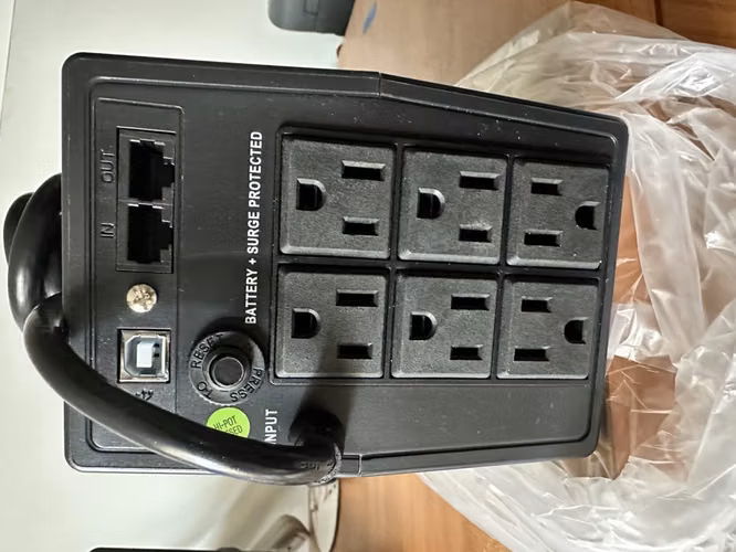 Vendo UPS XMART 900VA 480W