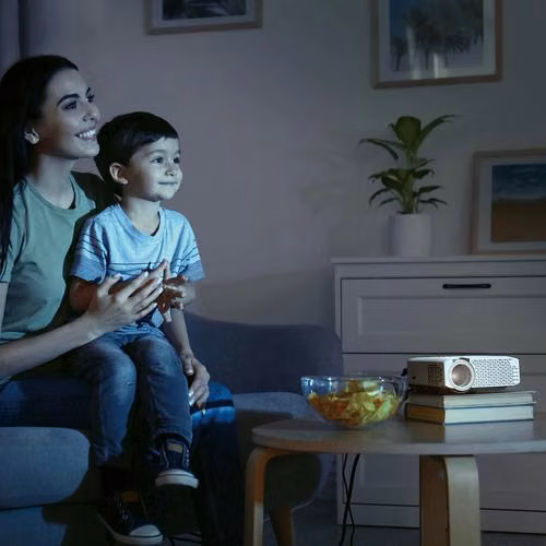 Proyector Wifi de Cine en Casa marca Tzumi, Nuevo y Sellado!