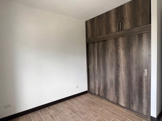 Apartamento en Venta Zona 10 Edificio Habitat Ciudad Vieja. Ideal Inversionistas - Imagen 8