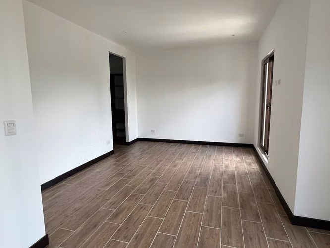 Apartamento en Venta Zona 10 Edificio Habitat Ciudad Vieja. Ideal Inversionistas - Imagen 5