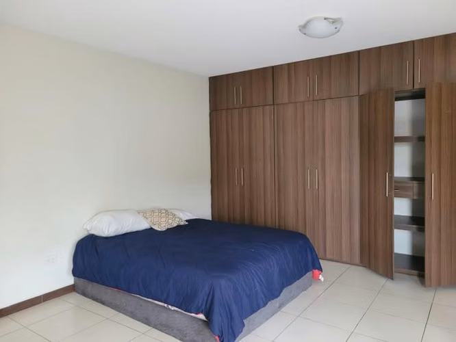 CASA EN VENTA EN HACIENDA REAL ZONA 16
