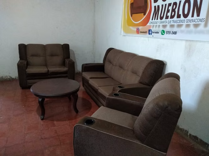 Muebles de sala con sillon reclinable - Imagen 1