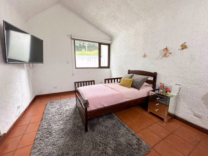 EN VENTA!! amplia casa de 4 Hab. Ubicada en Carretera a El Salvador - Imagen 9