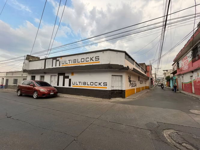 Local en Renta Z.1 Villa Nueva a 2 cuadras del Parque
