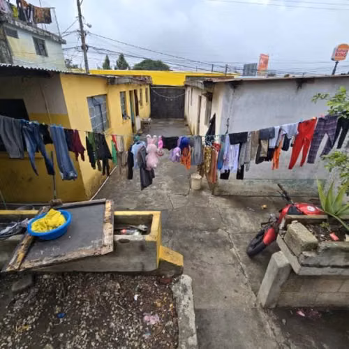 Terreno Comercial en Venta Calzada San Juan Zona 7
