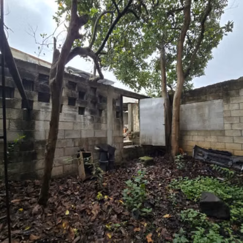 Terreno Comercial en Venta Calzada San Juan Zona 7