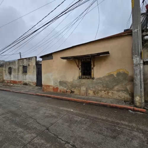 Terreno Comercial en Venta Calzada San Juan Zona 7