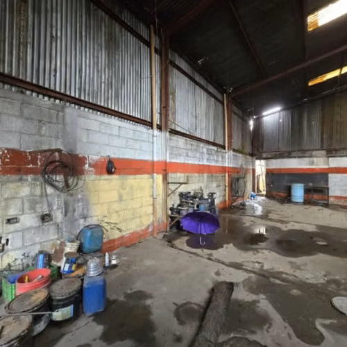 Terreno Comercial en Venta Calzada San Juan Zona 7