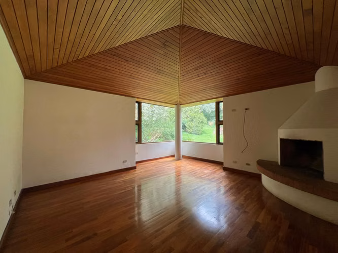 Casa con amplio terreno en renta, Carretera al Salvador. Linda propiedad con amplio terreno