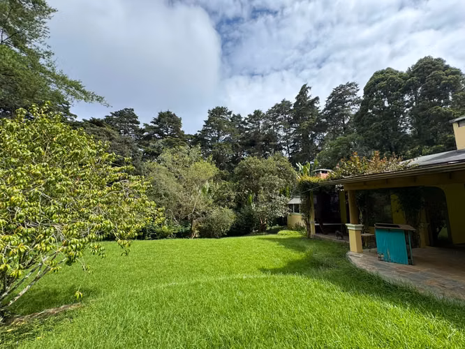 Casa con amplio terreno en renta, Carretera al Salvador. Linda propiedad con amplio terreno
