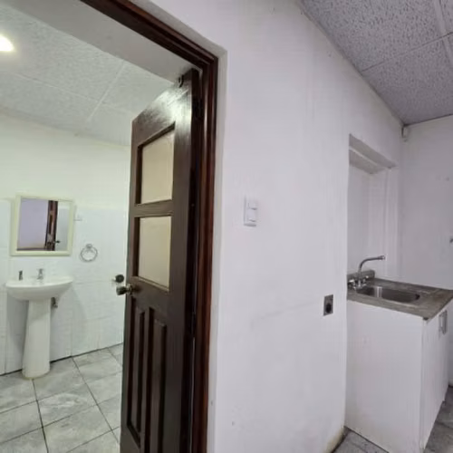 Casa en Venta Zona 11 Carabanchel Ideal para Inversión - Imagen 5