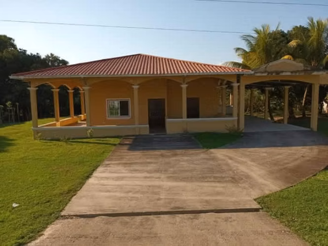 Casa de Un Nivel en Venta en Morales Izabal