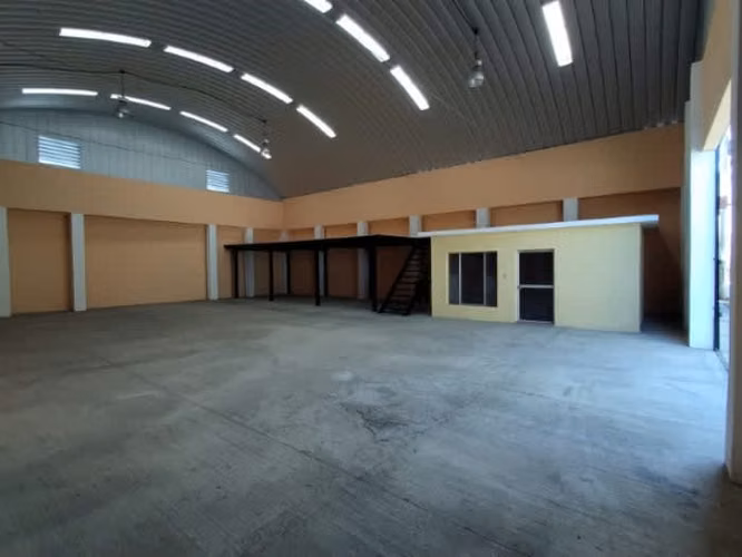 Bodega en Renta Zacapa a 600 mts Carretera al Atlántico