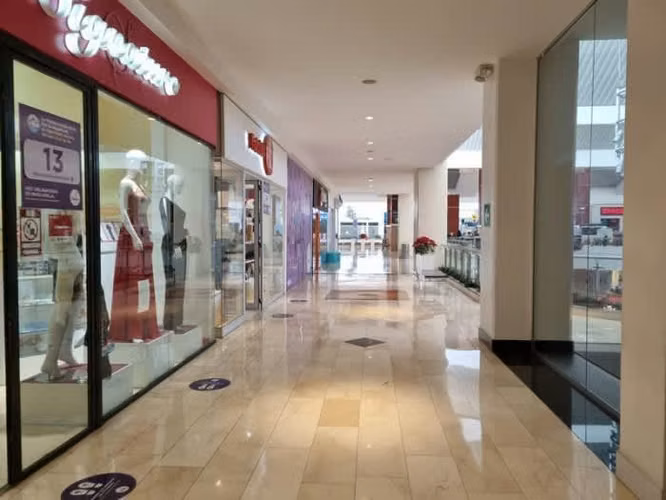 Local en Venta en Zona 10 La Pradera