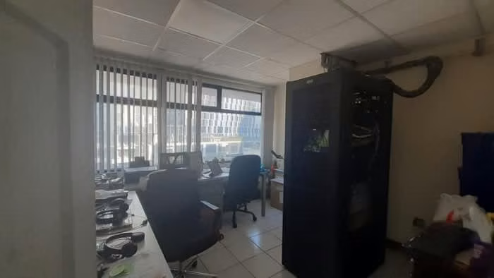 Oficina en Venta Zona 10 en zona hotelera y empresarial - Imagen 5