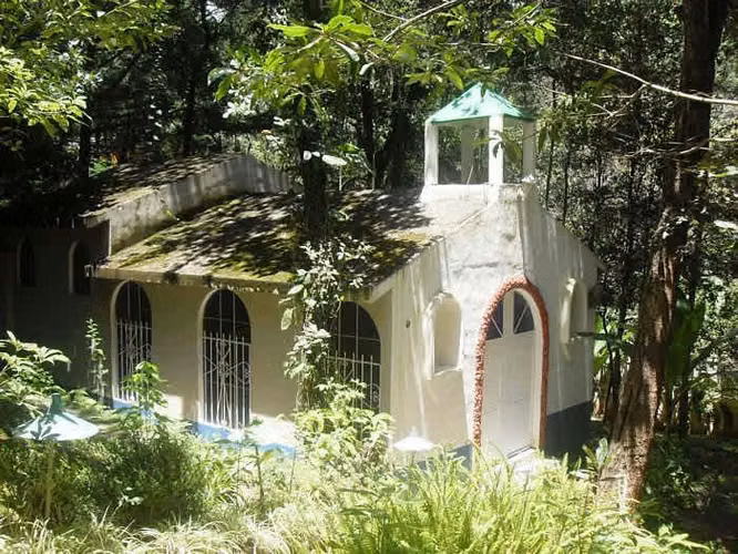 HERMOSA CASA EN EL ENCINAL ZONA 7  MIXCO