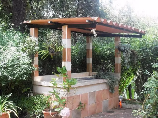 HERMOSA CASA EN EL ENCINAL ZONA 7  MIXCO