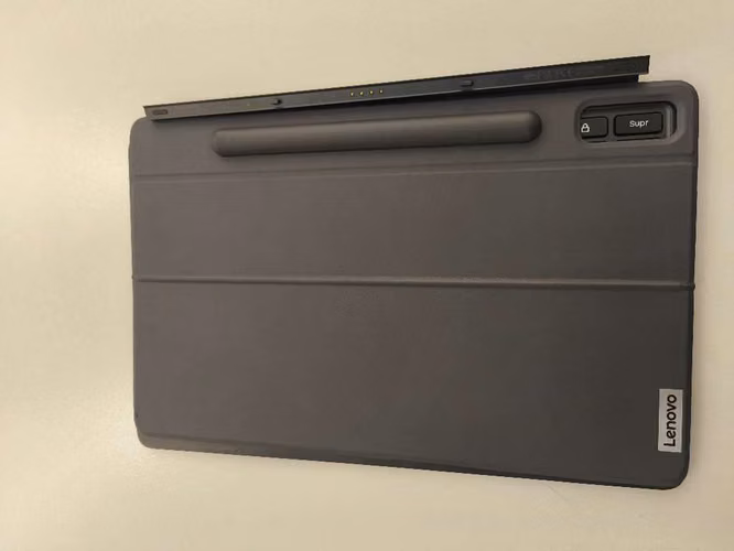 Estuche con teclado y lápiz Lenovo