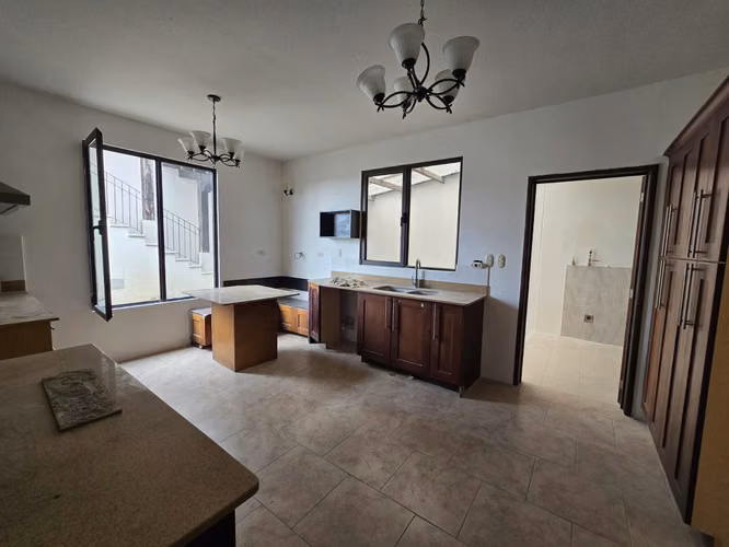 VENTA DE CASA EN CONDOMINIO LAZOS DE FRAIJANES | Km.20 CAES - Imagen 4