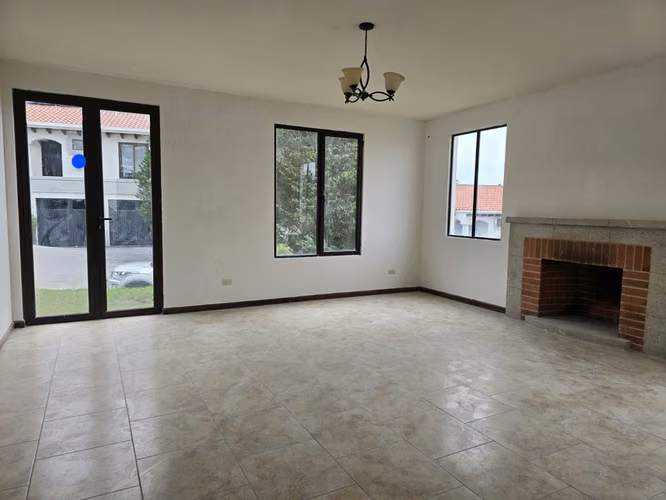 VENTA DE CASA EN CONDOMINIO LAZOS DE FRAIJANES | Km.20 CAES - Imagen 1