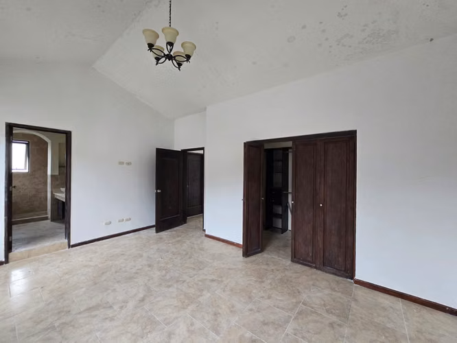 VENTA DE CASA EN CONDOMINIO LAZOS DE FRAIJANES | Km.20 CAES - Imagen 12