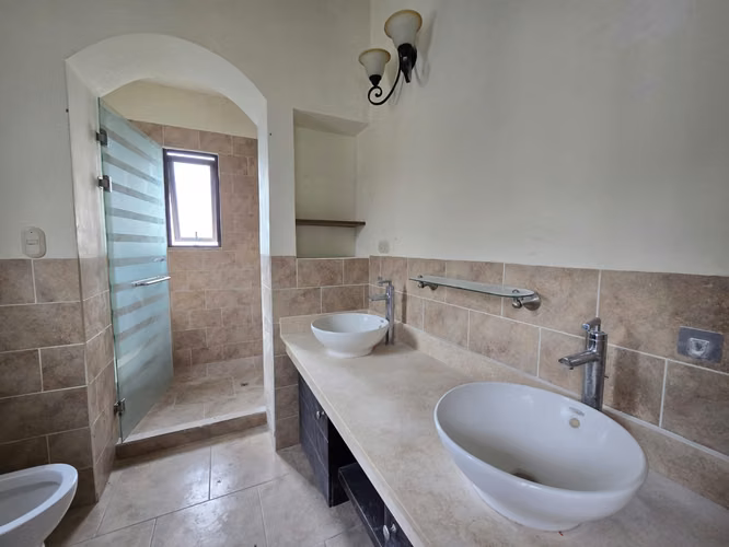 VENTA DE CASA EN CONDOMINIO LAZOS DE FRAIJANES | Km.20 CAES - Imagen 14