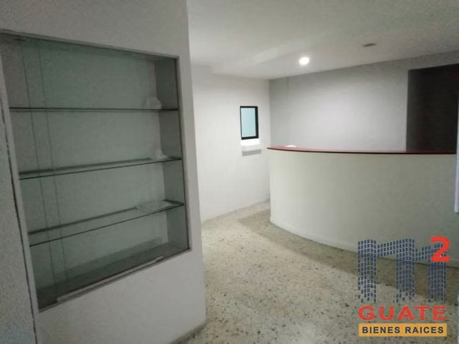 Alquilo Oficina en Zona 10 - Imagen 4
