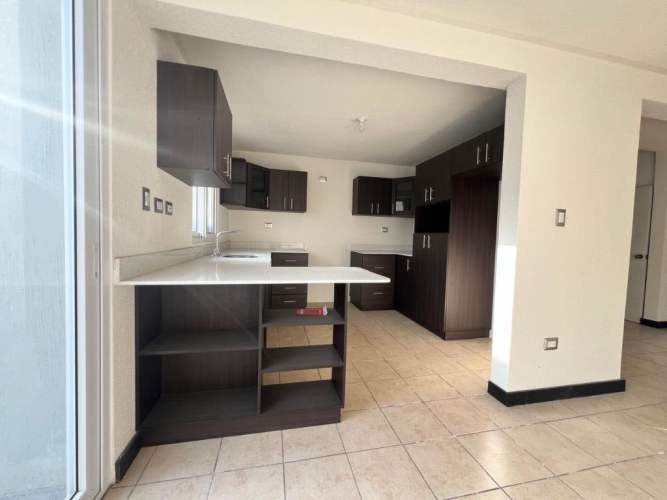 VENTA CASA NUEVA EN KM 25 ALTOS DE VILLAGE CARRETERA A ÉL SALVADOR