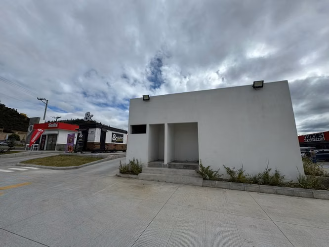 Local comercial con autoservicio en renta en excelente punto en plaza Chimaltenango