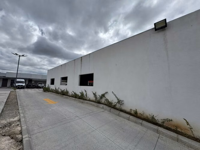 Local comercial con autoservicio en renta en excelente punto en plaza Chimaltenango