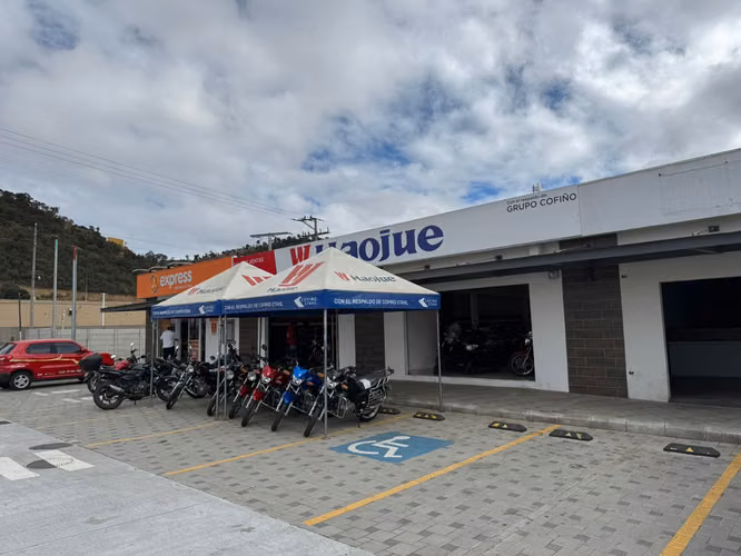 Local comercial con autoservicio en renta en excelente punto en plaza Chimaltenango