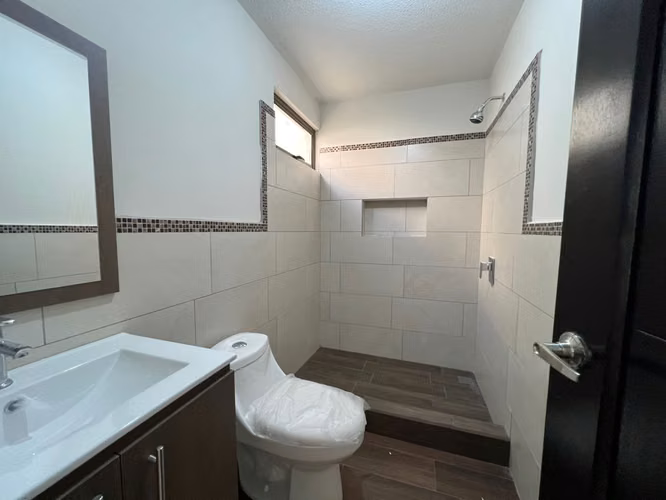 Casas nuevas en Hacienda Real | Zona 16 diferentes modelos y tamaños - Imagen 12
