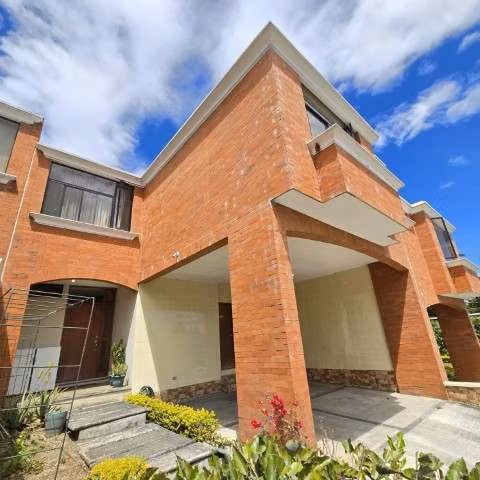 Casa en Venta cercana a Walmart de San Cristóbal