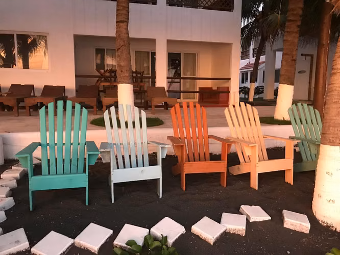 VENTA HOTEL ORILLA DE PLAYA MONTERRICO