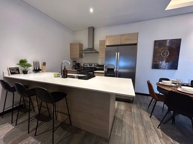 Renta de moderno apartamento amueblado en Lirios de Cayalá - Imagen 11