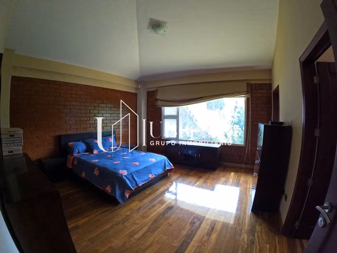 Vendo Lujosa y Amplia Propiedad en Residencial Alto Valle, Carretera a El Salvador.