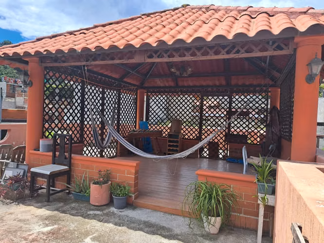 Casa amplia en Venta en Zona a 18 - Imagen 1