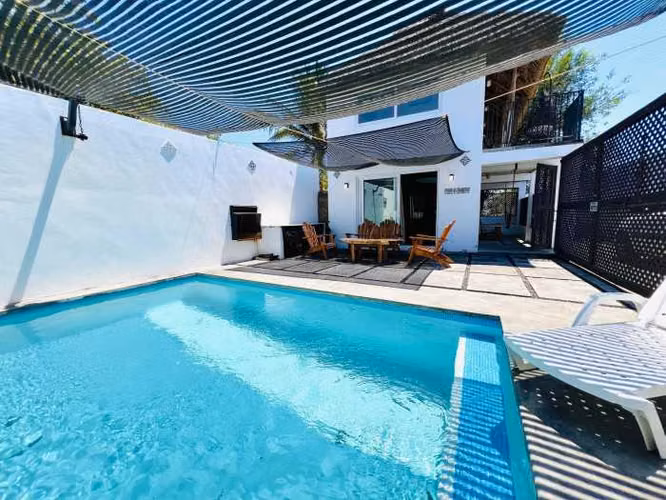Casa con Terreno Vacacional de Playa Venta Monterrico