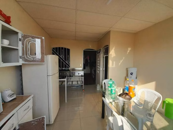Casa Grande en venta adentro de garita en Prados de V.H