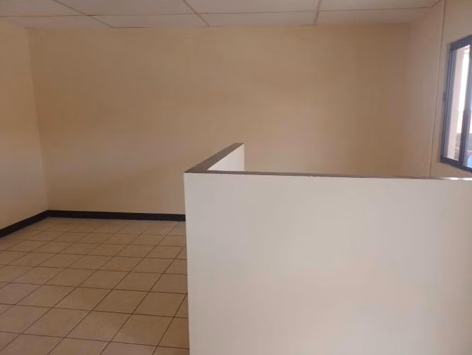 Oficina en Renta zona 4 de Mixco Naranjo - Imagen 3
