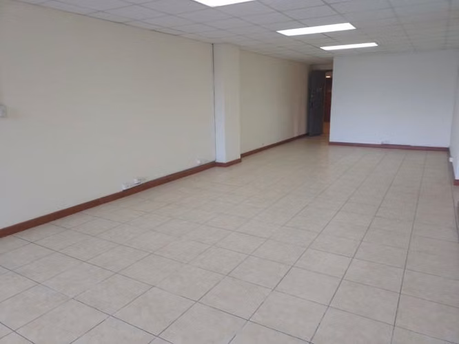 Renta de oficina en edificio Valsari Zona 10