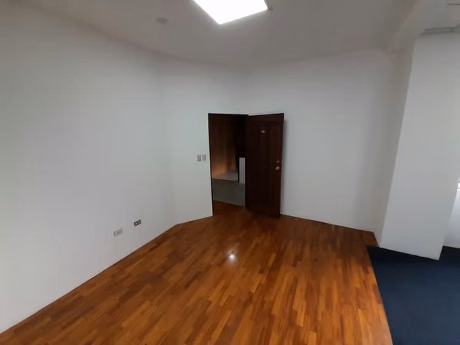 Oficina en Alquiler en zona 13 - Imagen 14