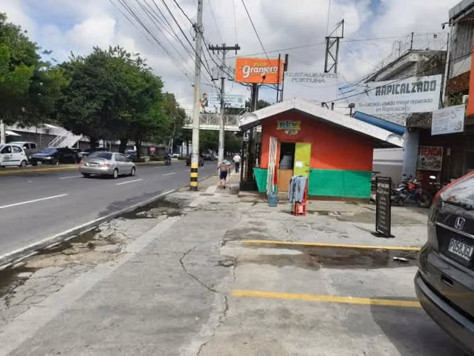 Oficina en Renta sobre 12 calle zona 9